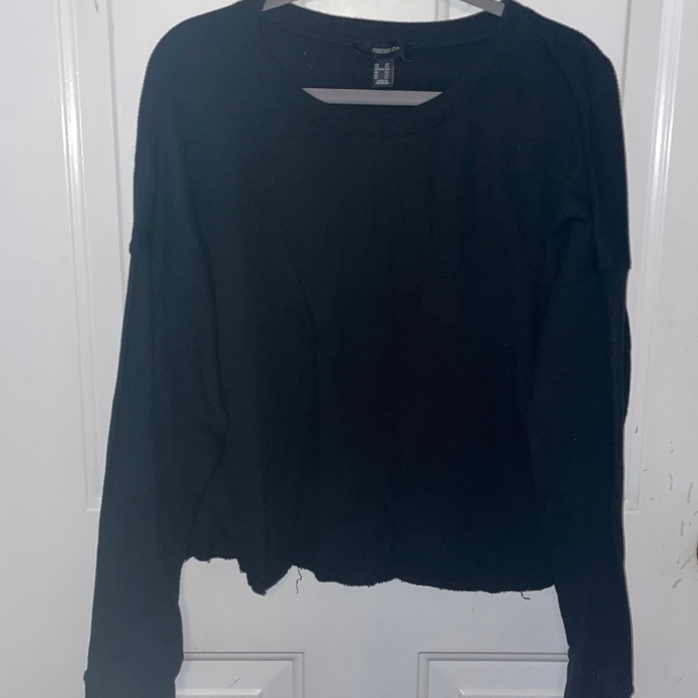 Black Women’s Cropped Long Sleeve Shirt